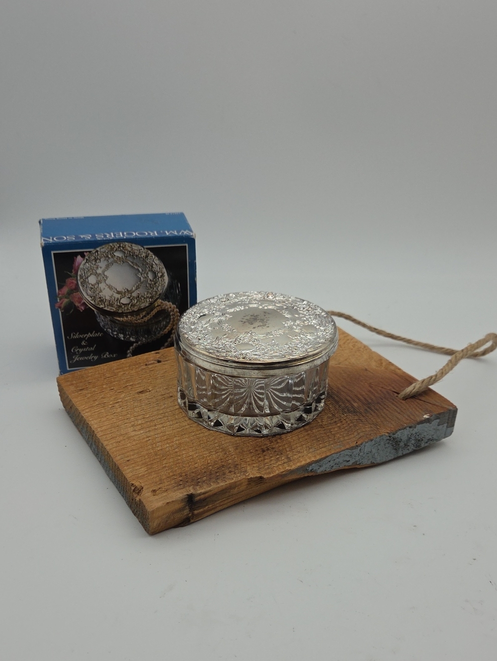 Vintage WM Rogers Crystal Silverplated Jewelry Box